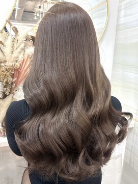 エス(Ess) 美髪/ワイドバング/ホワイトブロンド[髪質改善/ヘアセット/大宮]