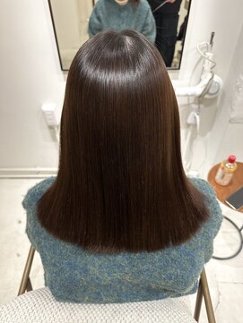 ホワイト(WHITE) 美髪矯正 縮毛矯正 ミディアムボブ