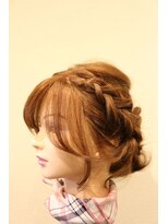 ヘアサロン ササヨシ(hair salon SASAYOSHI)&nbsp;裏編み込み外人風簡単ヘアアレンジ