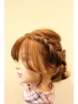 ヘアサロン ササヨシ(hair salon SASAYOSHI) 裏編み込み外人風簡単ヘアアレンジ