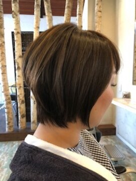 フルハウス (Full house HAIR DESIGN) 小顔補正立体カット　前下がりショート編