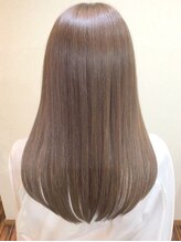 ギフト ヘアーアンドライフドレッサーズ(gift Hair&Life Dressers)