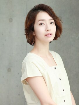 ソシエ アヴェダ さいたま新都心店(SOCIE AVEDA) 大人女性/横流しショート ［さいたま新都心駅/髪質改善]