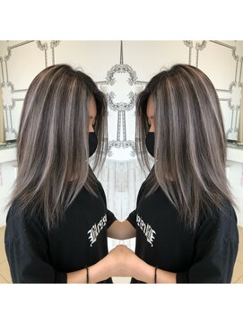 デザイン フォー ヘアー グランツ プロデュース バイ ヒス(Design for hair GRAnt'z) シルバーハイライト