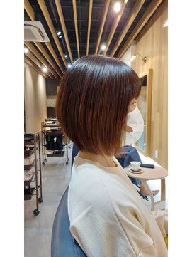 キレイコムデュース(Deuce) 前下がりショート