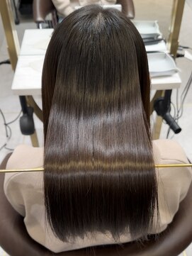 ロンドメリア 天神大名店(Lond Melia) 髪質改善縮毛矯正でツヤサラストレート 髪質改善/艶髪/縮毛矯正