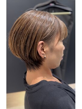 ジ エクト 心斎橋(The Ect) ちょっぴりインパクト！サイド刈り上げショート