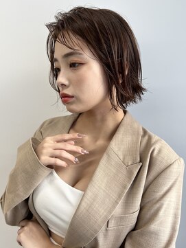 ヴェイン 渋谷(vain) ★くびレイヤー黒髪エモージュ小顔レイヤーロンググレーベージュ