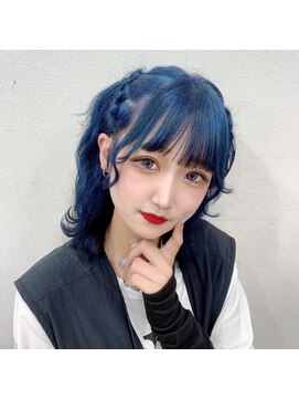 ドットハリス(.Hallis) ブリーチカラー／前髪カット／ネイビーブルー