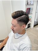 ツーブロック刈り上げスキンフェードカットアッシュブラック