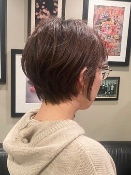 メゾン アヴァロ(Maison Avallo) 柔らかい毛先のフェザーショート