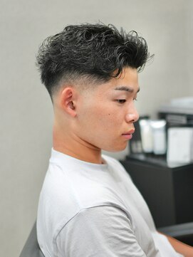 スラッシュ(SLASH) ラルフカール/スペインカール/メンズパーマ/フェード/姫路