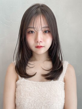 アグノス 青山(Agnos) 大人ガーリーダークアッシュミディアムレイヤーカット小顔