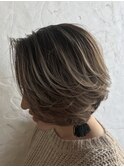 まわりと差がつくショート「バレイヤージュボブ」