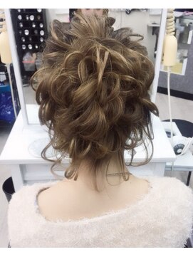 ジャムスタイリングハウス(JAM STYLING HOUSE) 後れ毛たっぷり☆スジふわアップ☆