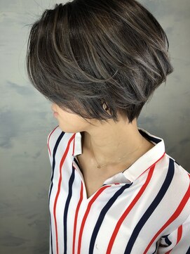 エミュスト(Emuest) 【Emuest心斎橋】クラシカル大人ハイライト×丸みショート×小顔