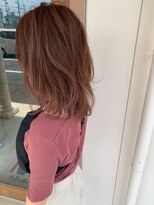 シー 岡崎(,SHE)&nbsp;やわらかピンクベージュ×波巻きヘア