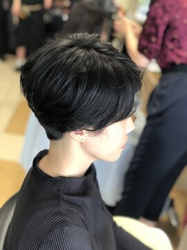 ヘアークリアー 春日部 大人の凛とした黒髪クールショート/大人刈り上げ女子/30代40代