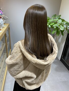 キュー(CEU) 【善行/湘南台/藤沢/辻堂/美容室/髪質改善/イルミナ/縮毛矯正】