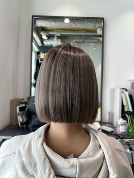 ルイス(L'wis) ラインボブ+ハイライトグレージュ