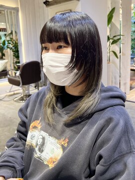 グラッド(GLAD.) ミディアムウルフカットロングウルフ顔まわりレイヤーカット