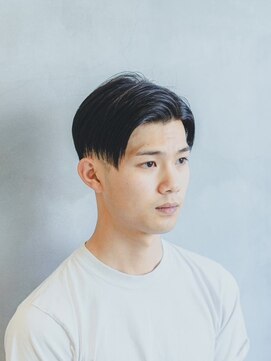 ニカイ(2F) メンズ刈り上げセンターパート/アッシュブラック