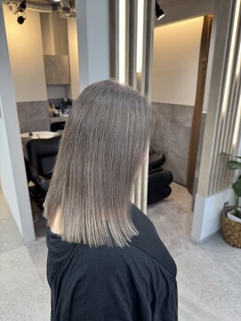 エレ 博多(ere) 白髪ぼかしグレージュ/レイヤーカット白髪ぼかし博多