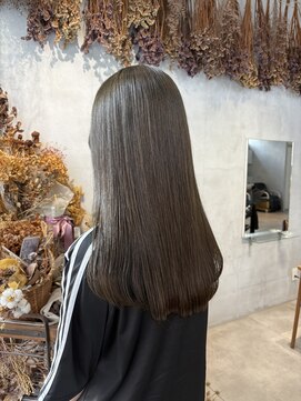 ミント(mint) ダブルカラーで透け感たっぷりなオリーブグレージュ！