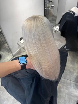 リンドトウキョウ ウメダ(LINDO TOKYO) ホワイト