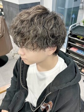ネオリーブ クーロ メゾン 横浜(Neolive curro Maison) 波巻きスパイラル×ツイスパ　フェザーパーマ MEN’S HAIR