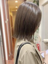 キアラ(Kchiara)&nbsp;ブリーチなしオリーブベージュ×ミディアムボブ【Kchiara奥野】