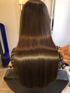 アールサロン アオヤマ(Rr SALON AOYAMA) プラチナミネコラストレート