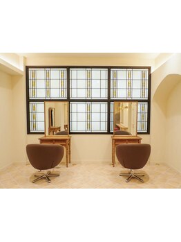 【洗練された技術力】スタイリスト2名のみのこだわりサロン♪綺麗な店内で優雅なサロンタイムを…