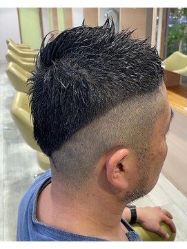 シュウ 安城店(Shu) 個性派刈り上げスタイル