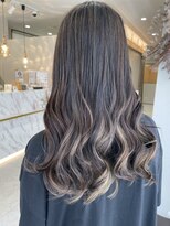 ベルバイヘアスイッチ(by hairswitch)&nbsp;ハイライトで作るグレージュカラー