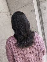 リビンバイアフロート(Livin by afloat)&nbsp;ミディアムレイヤー　暗髪　オリーブアッシュ　おおたかの森