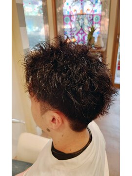 ランプヘアー(LAMP HAIR) 刈り上げグラデーション大人メンズカットパーマナチュラル黒髪
