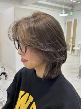 脱白髪染め![白髪ぼかしハイライト]でお悩みを魅力に変える☆立体感や動きを楽しめるデザインを♪