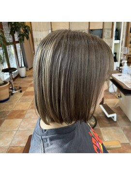 スナッグバイミュゼ(SNUG*musee) くすみベージュ/ミディアムボブ/30代/40代/50代