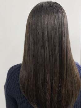 様々なダメージによる捩れ、歪みを整え芯のある高質感へ！理想の“美髪ヘア”を実現します♪クーポンあり◎