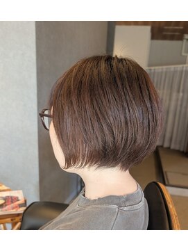 襟足くびれショートボブ