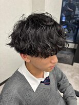 コードバイケンジ 戸塚(CODE by KENJE)&nbsp;波巻きシャドウパーマで作る無造作マッシュ