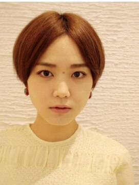 ウーロス(uros.) 大人女子のモードヘア