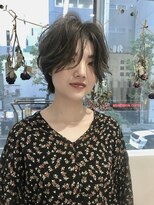 スティル ヘアアンドアイラッシュ(STILL hair&eyelash) センターパートのニュアンスショート