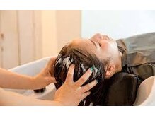 1人のスタイリストがカウンセリングからお仕上げまで担当