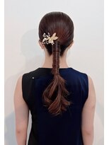 タイトポニーテール