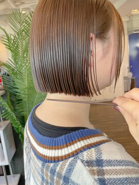 ビビディ バビディ ブー 河原町三条店(Bibbidi.bobbidi.boo) ぱつっとボブ×シアーベージュ