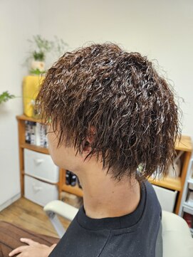 バズ(BUZZ) ツーブロック×ツイストパーマ