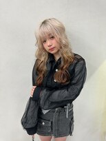 ティント 梅田(Tint)&nbsp;【TOMOKI】ホワイト/ルーツカラー/デザインカラー《大阪梅田駅》