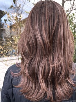 ユニカ ヘアー(UNICA hair)の写真/髪と頭皮にやさしい施術で暗くなりすぎないカラー、ハイライトを入れた透明感カラーなど幅広くご対応◎